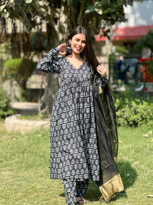 Veda three piece suit set