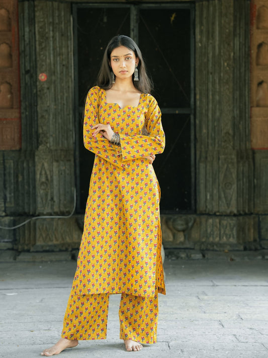 Dariya Mustard Cotton Kurta Pant Set with Sweetheart Neck
