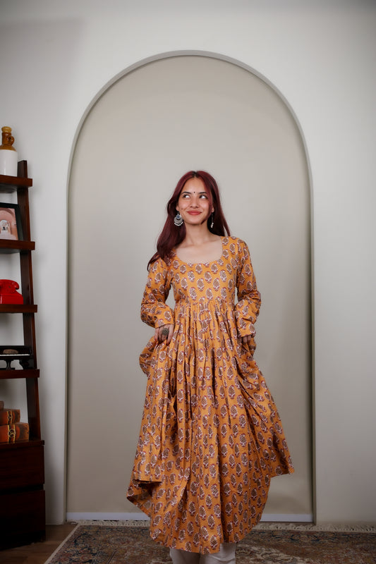 Kesariya Ghera Kameez