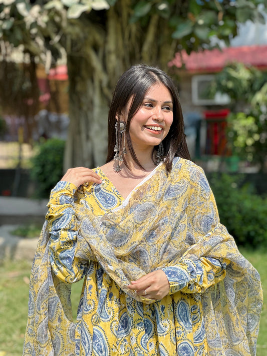 Yellow paisley set( Kota doriya)
