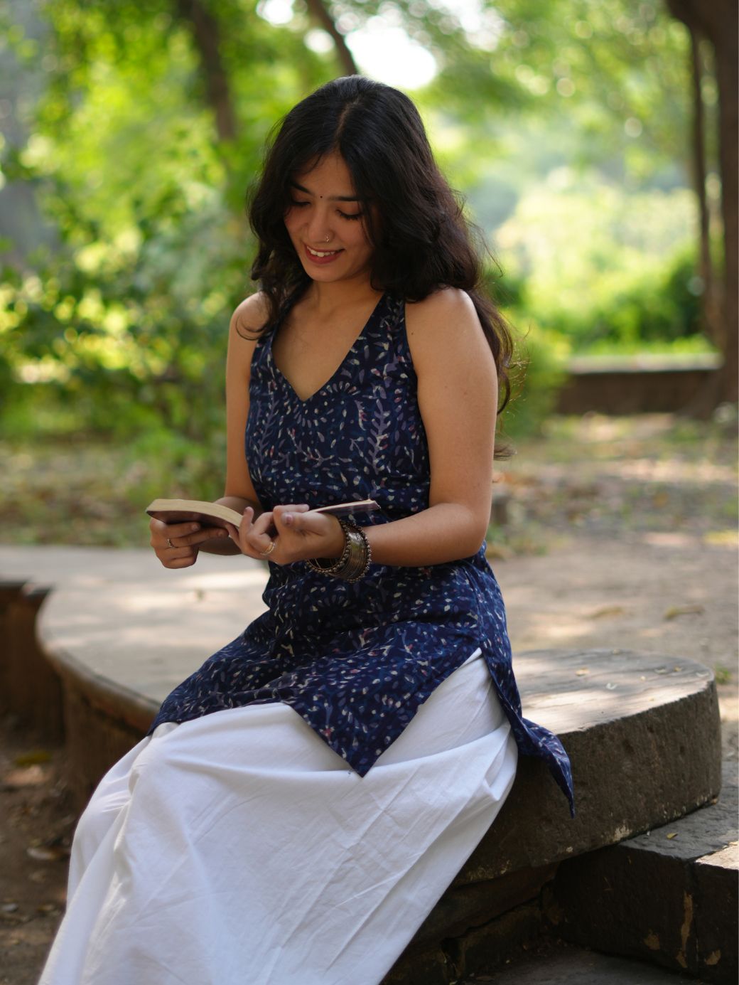 Suhani Indigo V-Neck Short Kurti