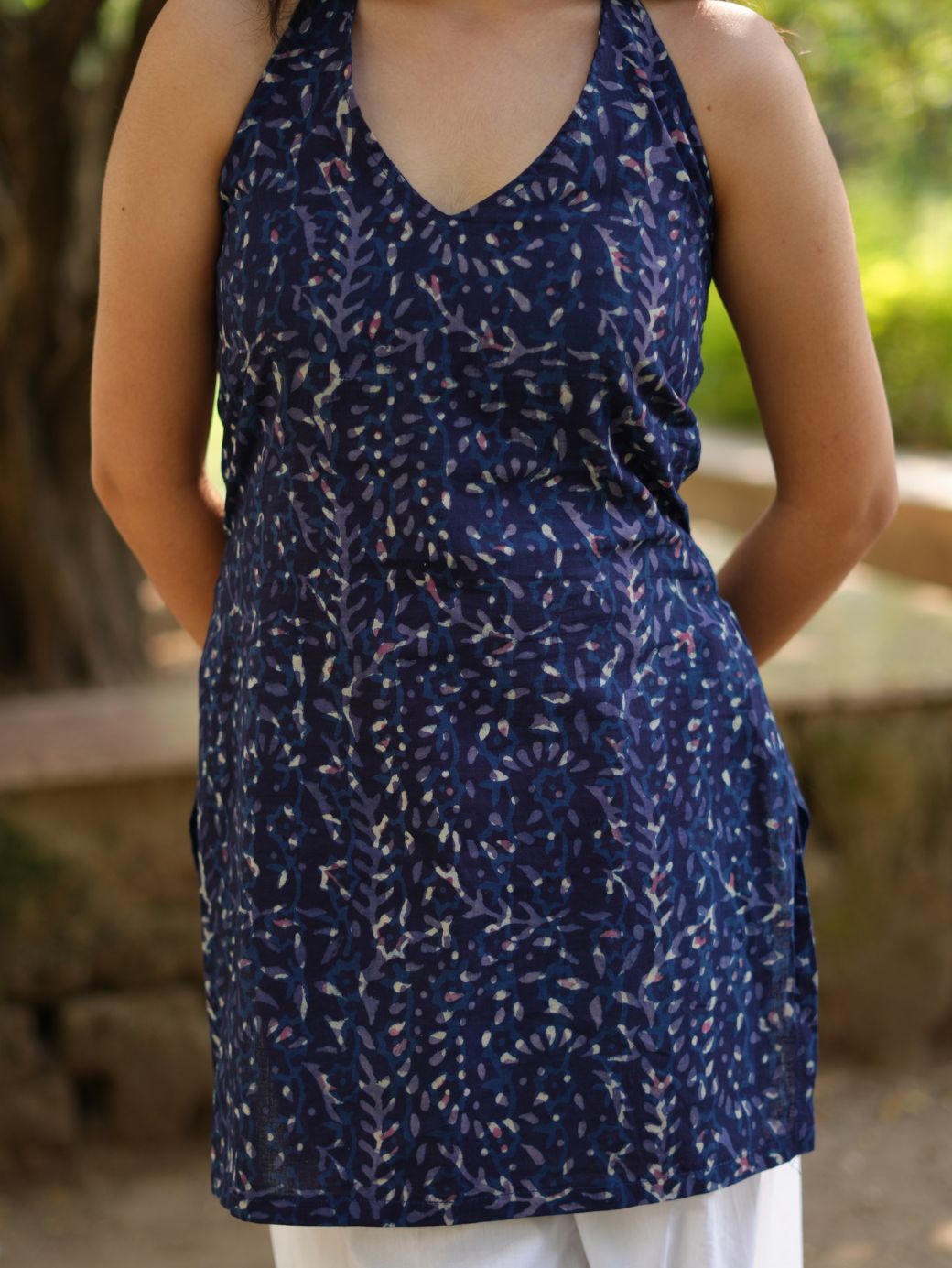 Suhani Indigo V-Neck Short Kurti