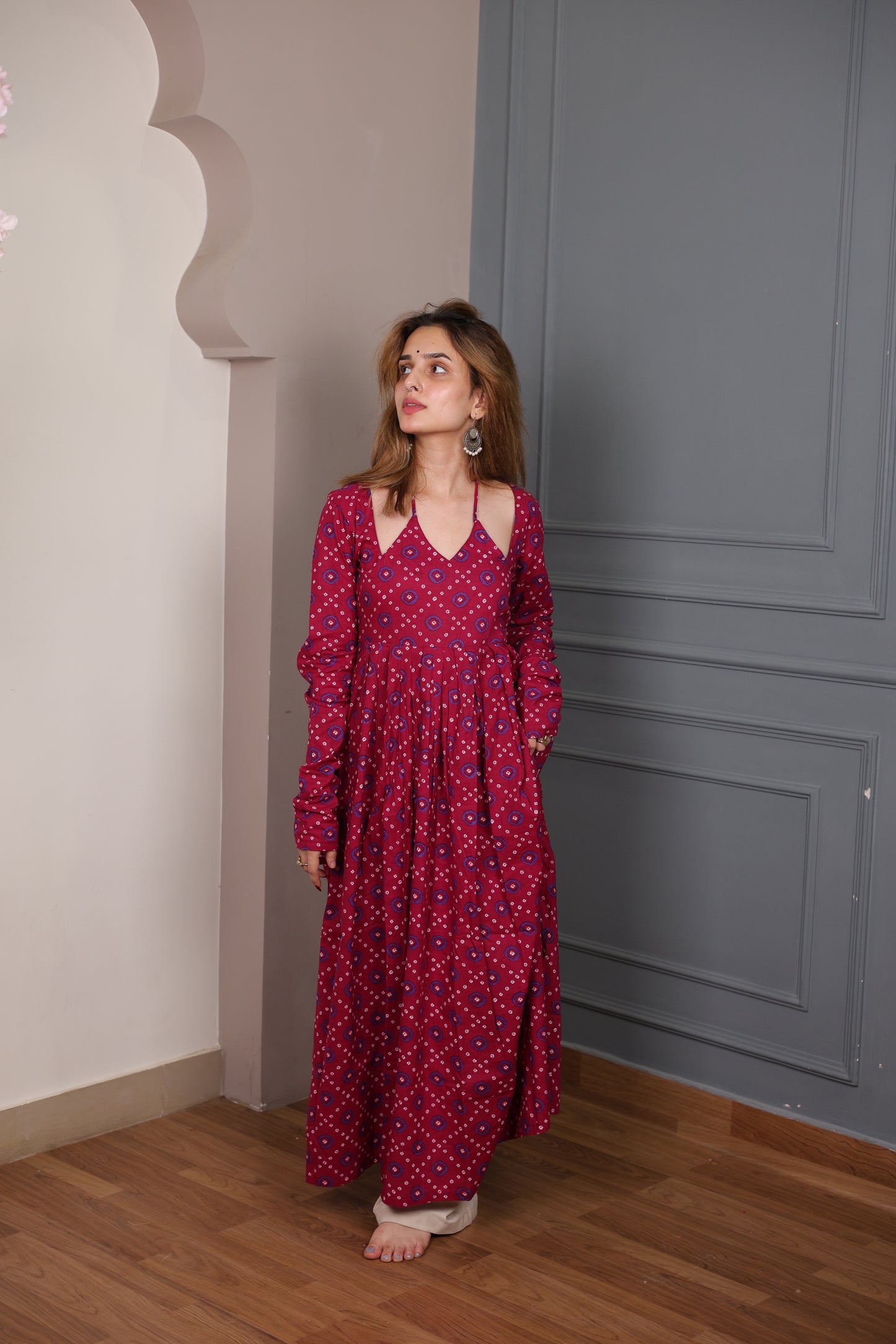 Gulabi Bandhej Kameez