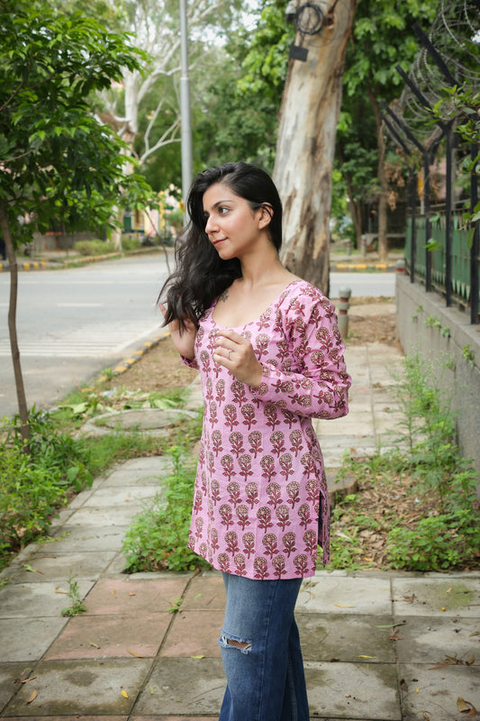 Savera Closed Back Pink Short Kurti