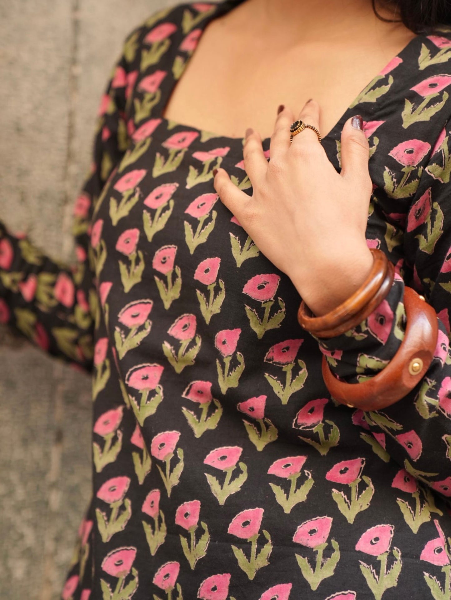 Siyahi Phool Cotton Square Neck Short Kurti