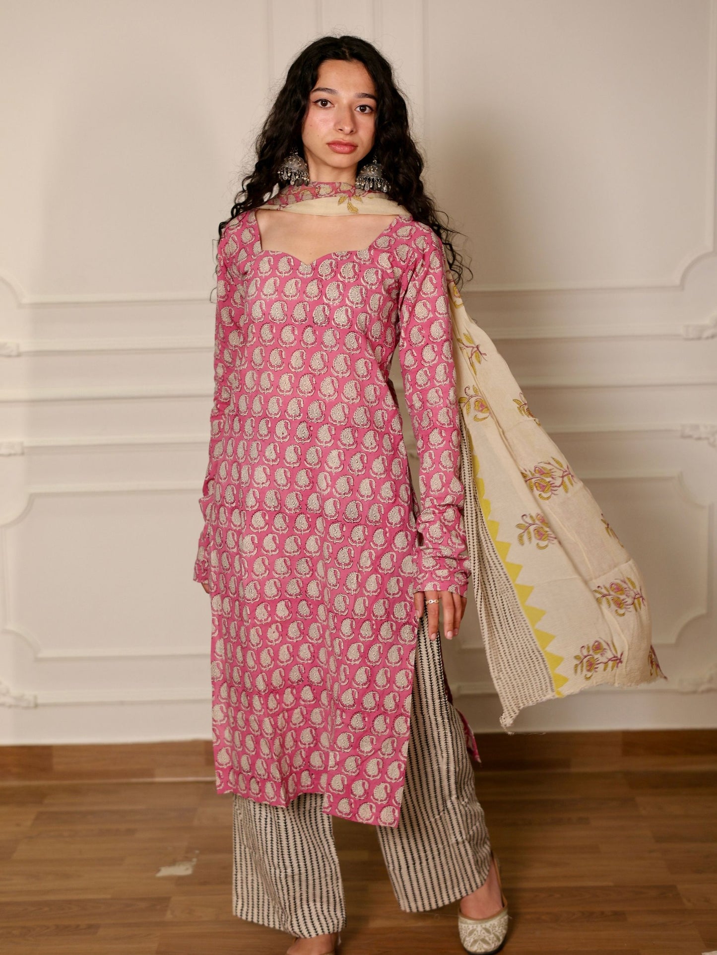 Kashmaksh Pink Cotton Suit Set