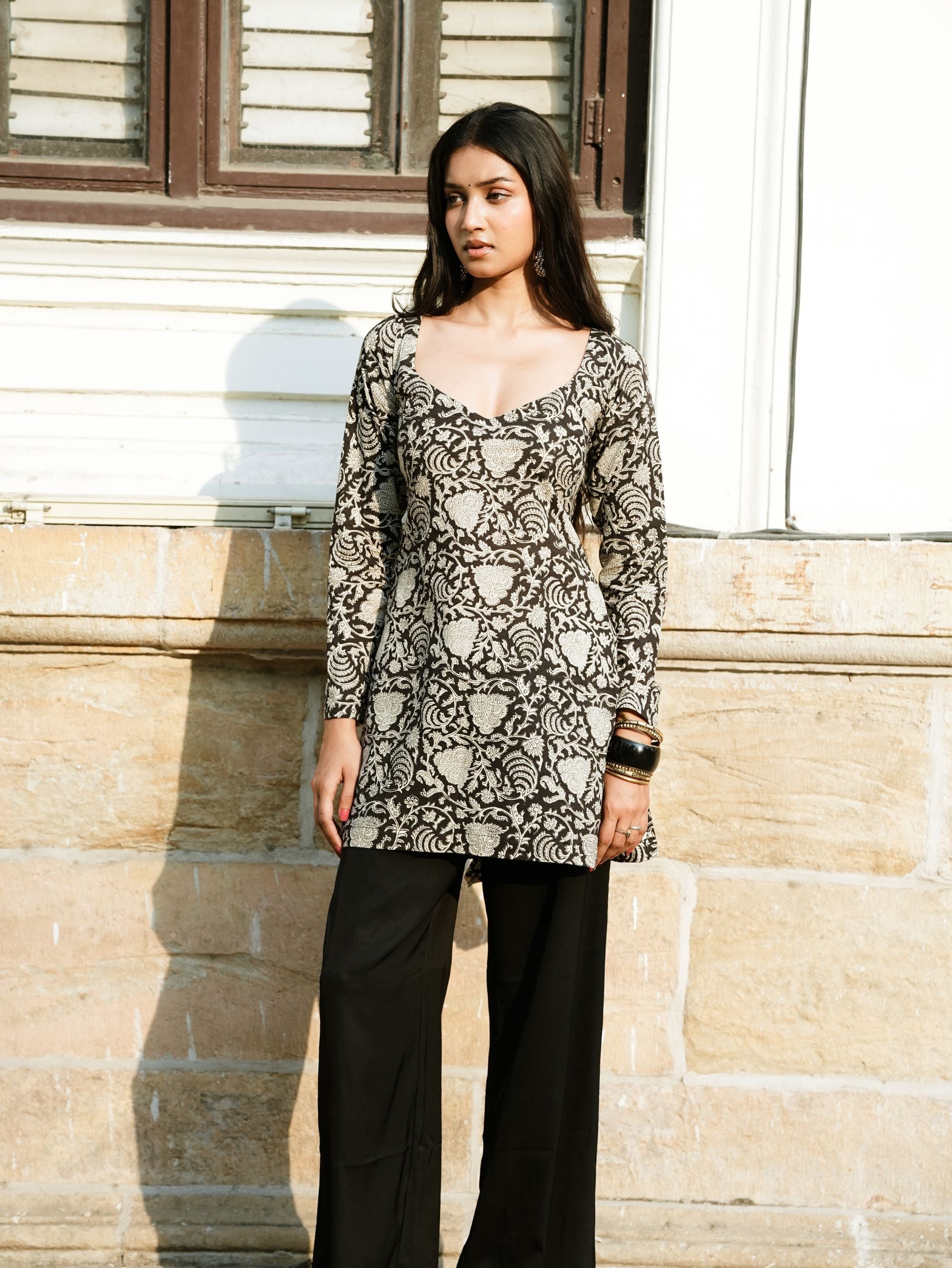 Ragini Black Handblock Sweetheart Neck Short Kurti
