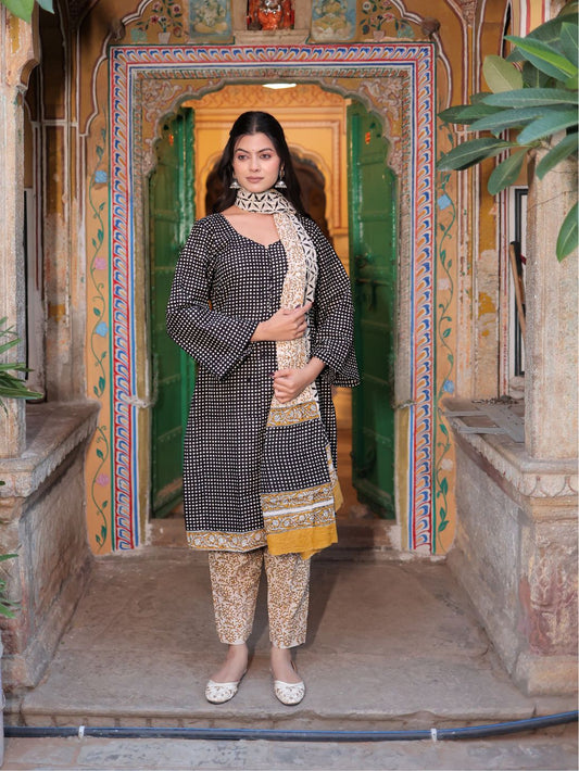 Jannat Straight Kurta Set – 3 Piece