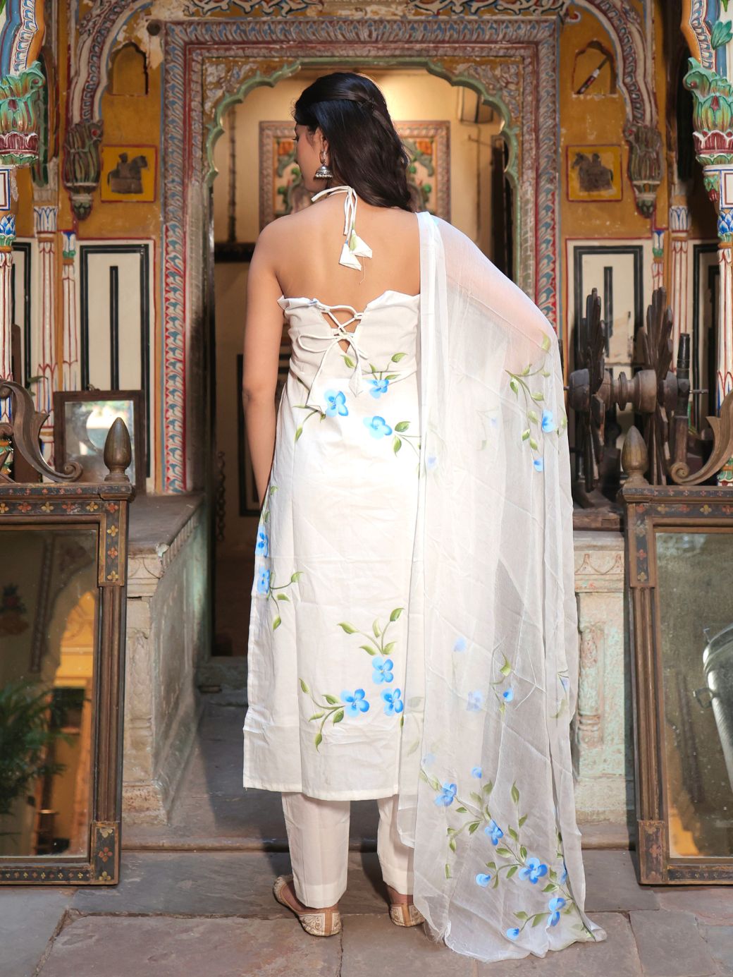 Mahira Phool Kurta Set – Elegant Floral Straight Set