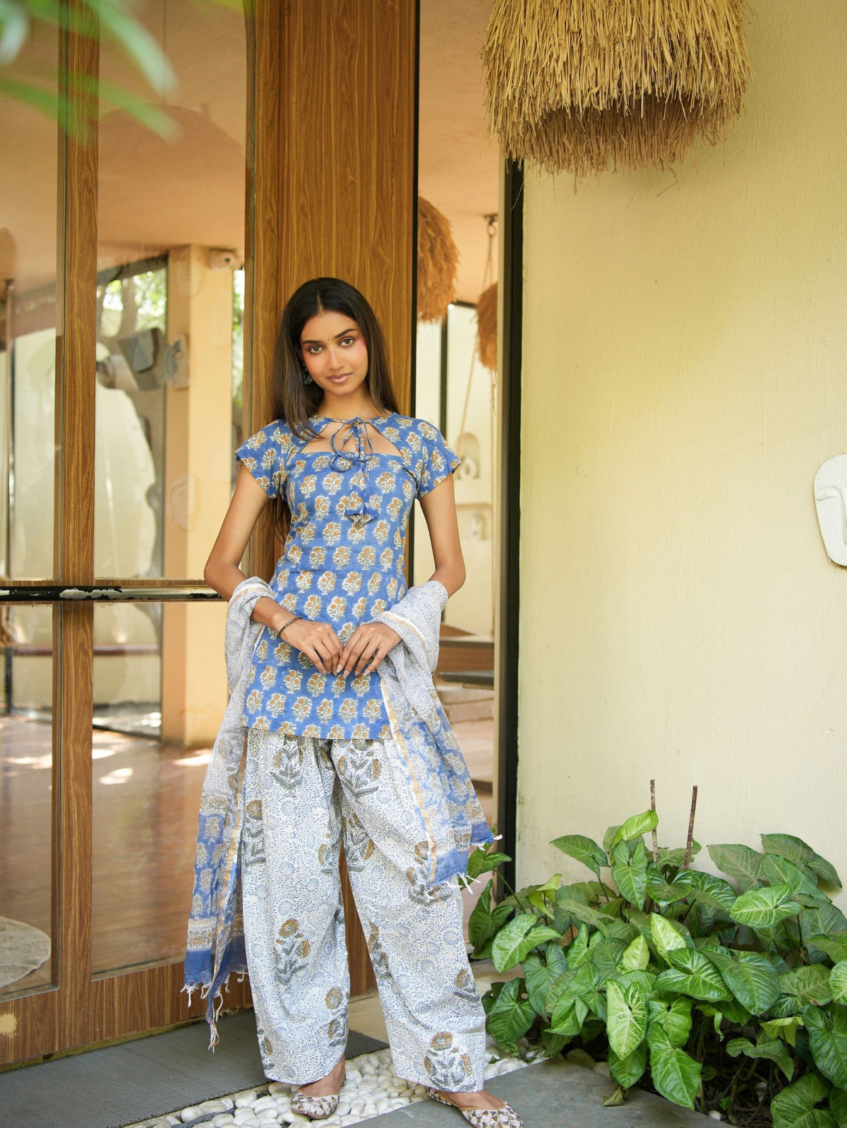 Tulsi Blue & White Three Piece Farshi Set