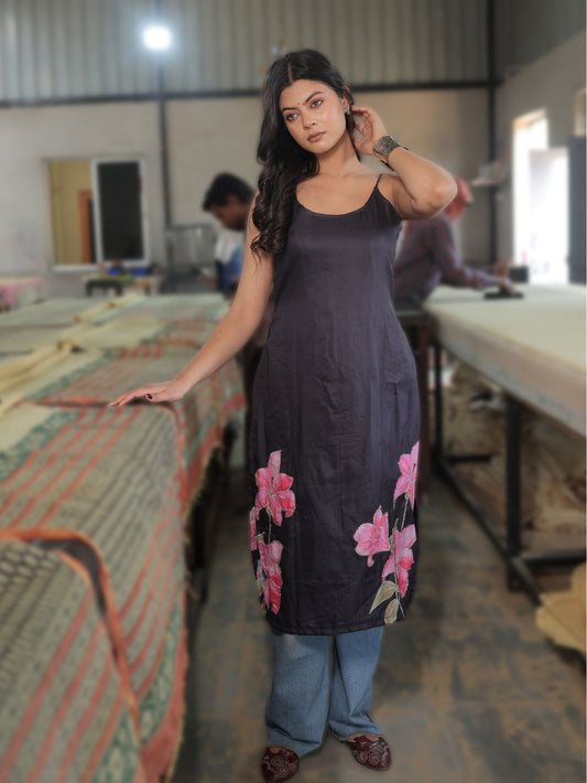 Raatrani Black Floral Handcrafted embroidered Kameez