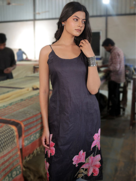 Raatrani Black Floral Handcrafted embroidered Kameez