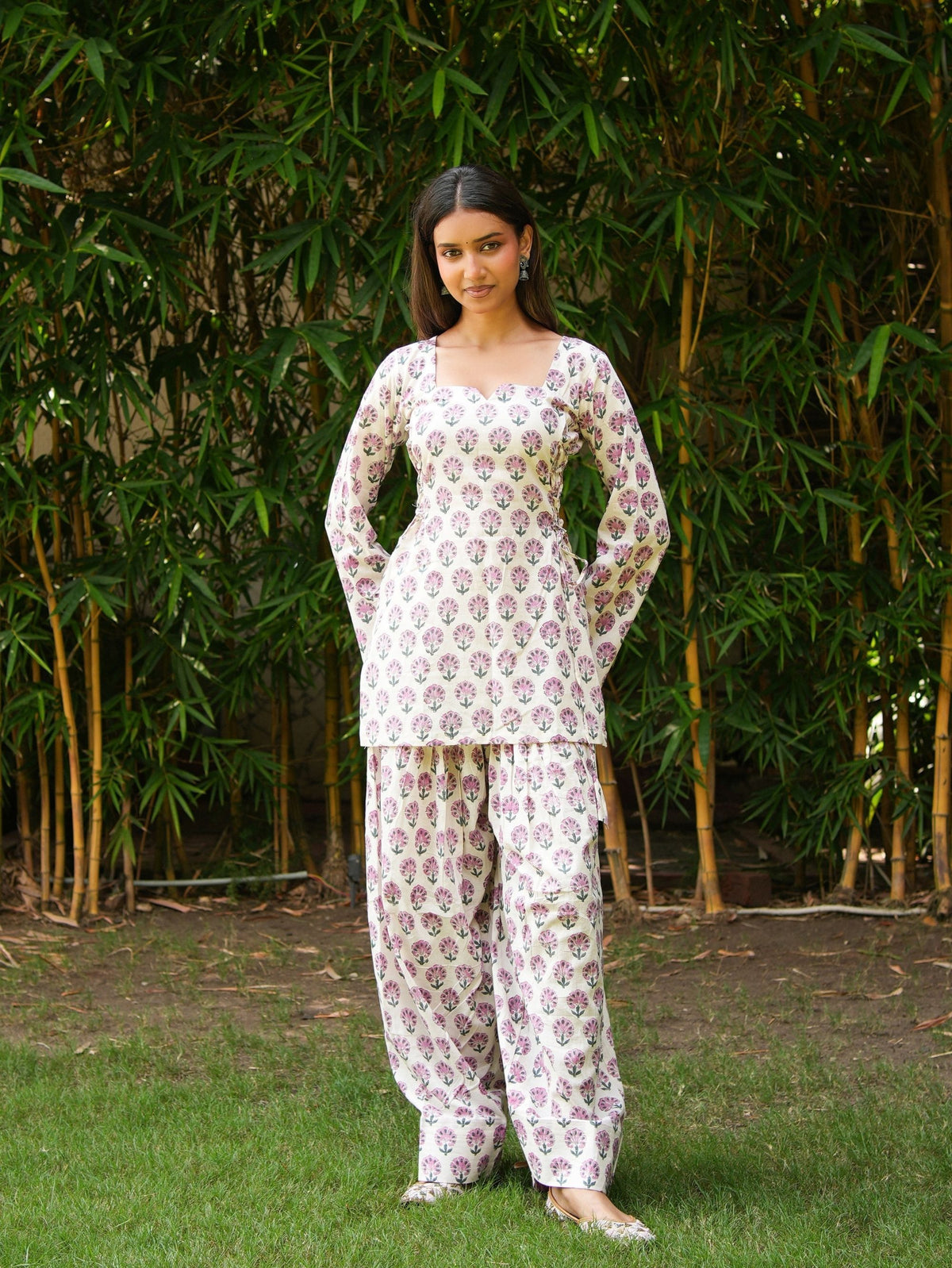 Jagmag White & Pink Two Piece Farshi Set
