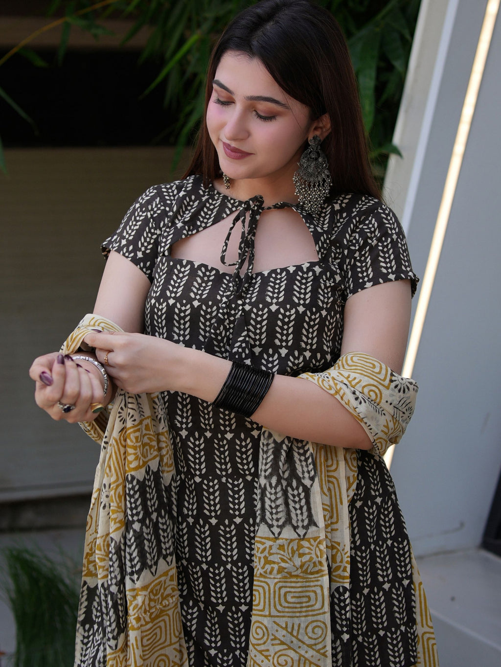 Mandana Black & Beige Three Piece Straight Set