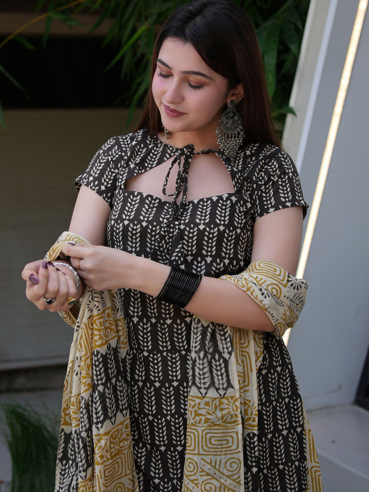 Mandana Black & Beige Three Piece Straight Set