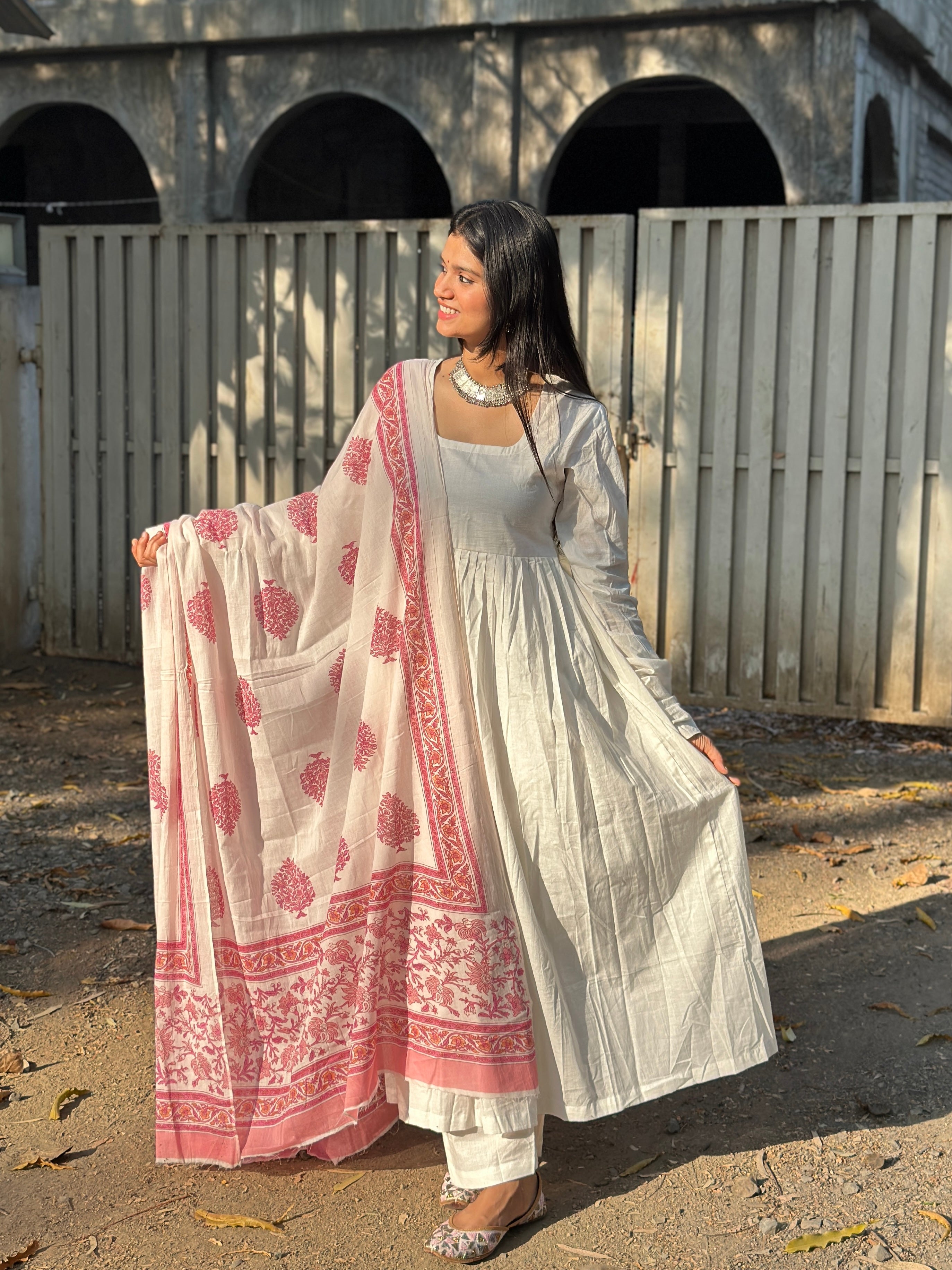 Safeda set ( with handblock dupatta)