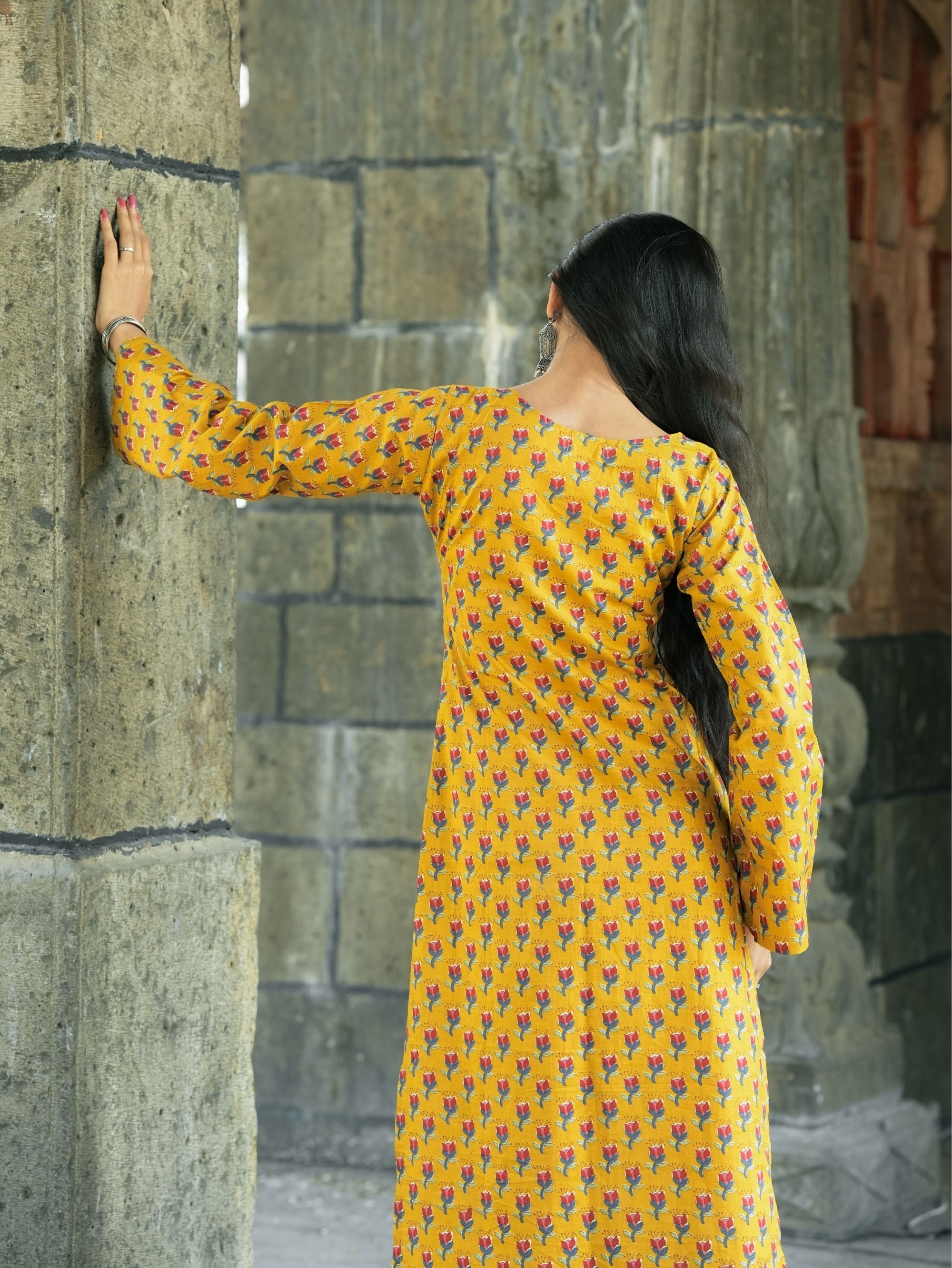 Dariya Mustard Cotton Kurta Pant Set with Sweetheart Neck