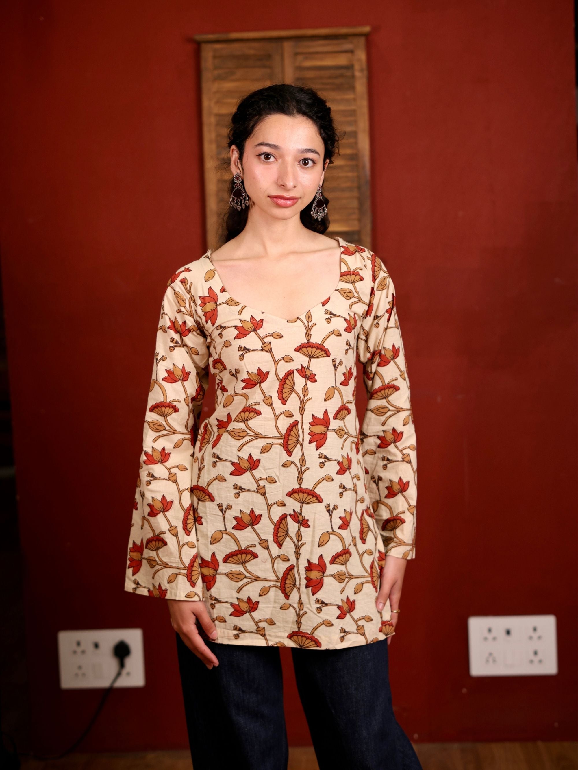 Aranya Beige Cotton Sweetheart Neck Short Kurti