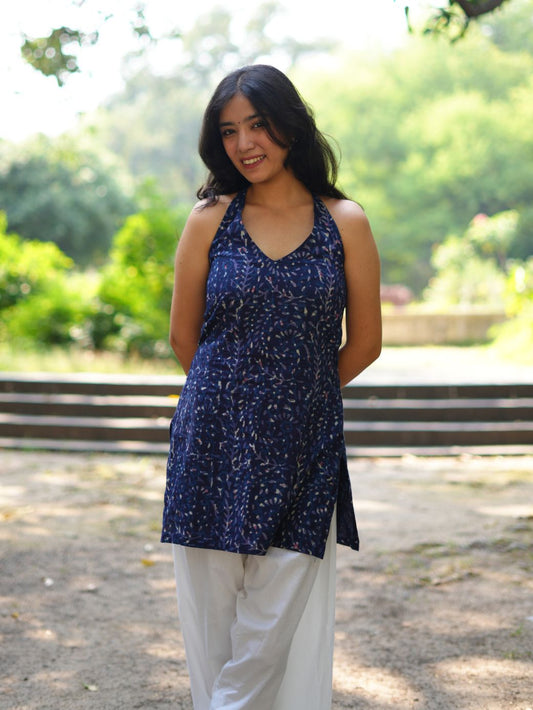 Suhani Indigo V-Neck Short Kurti