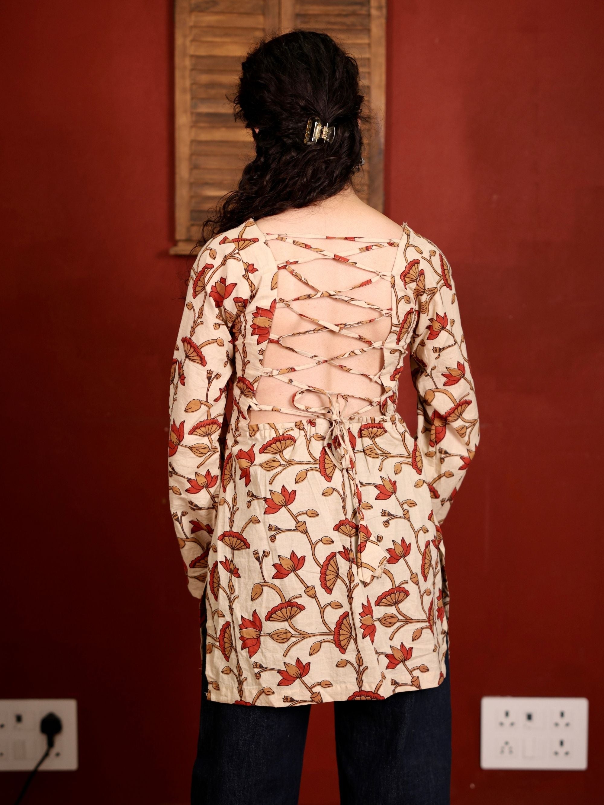 Aranya Beige Cotton Sweetheart Neck Short Kurti