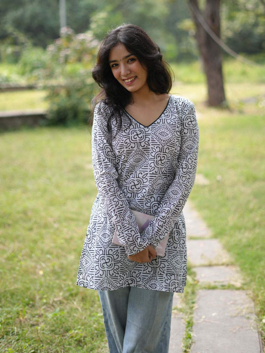 Reyna Geo Print V-Neck Short Kurti