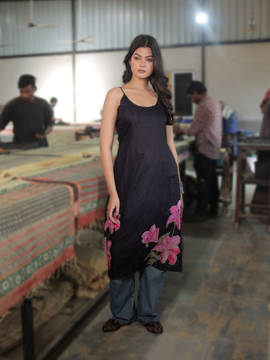 Raatrani Black Floral Handcrafted embroidered Kameez