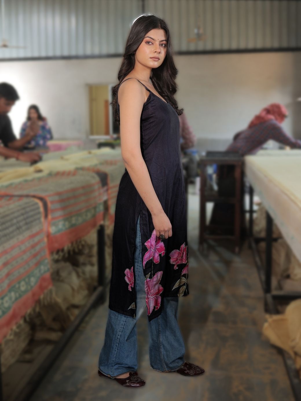 Raatrani Black Floral Handcrafted embroidered Kameez