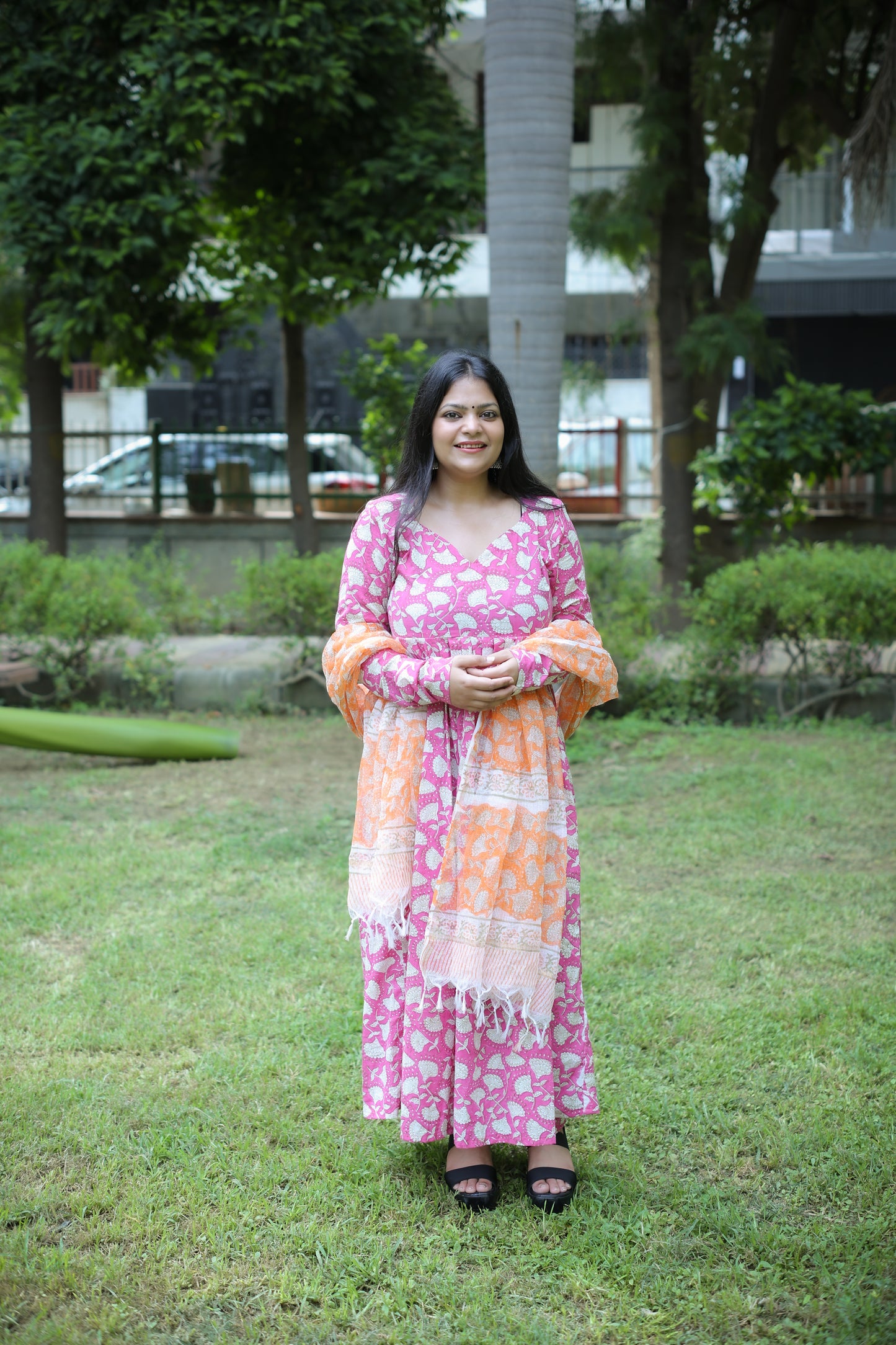 Kesar gulabi three piece set