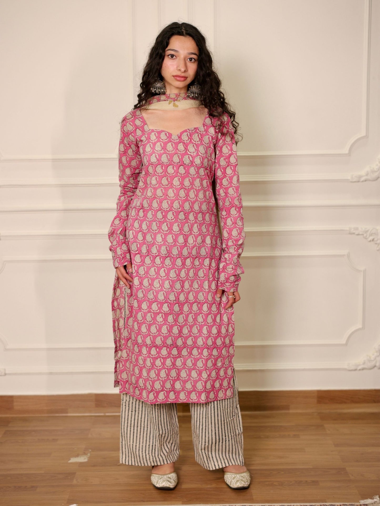 Kashmaksh Pink Cotton Suit Set