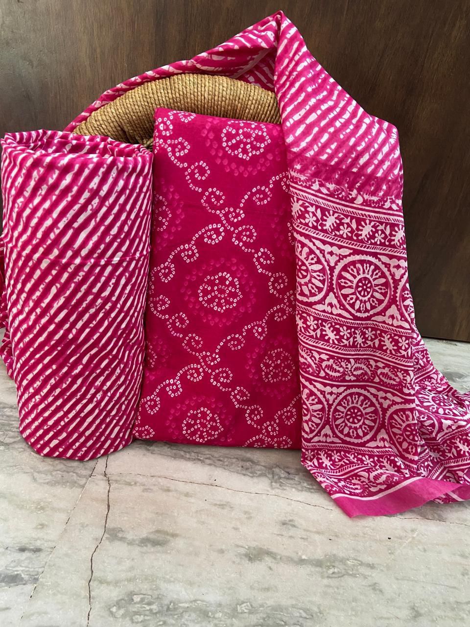 Pink bandhej set