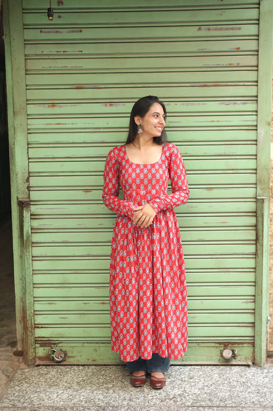 Red riwayat kameez