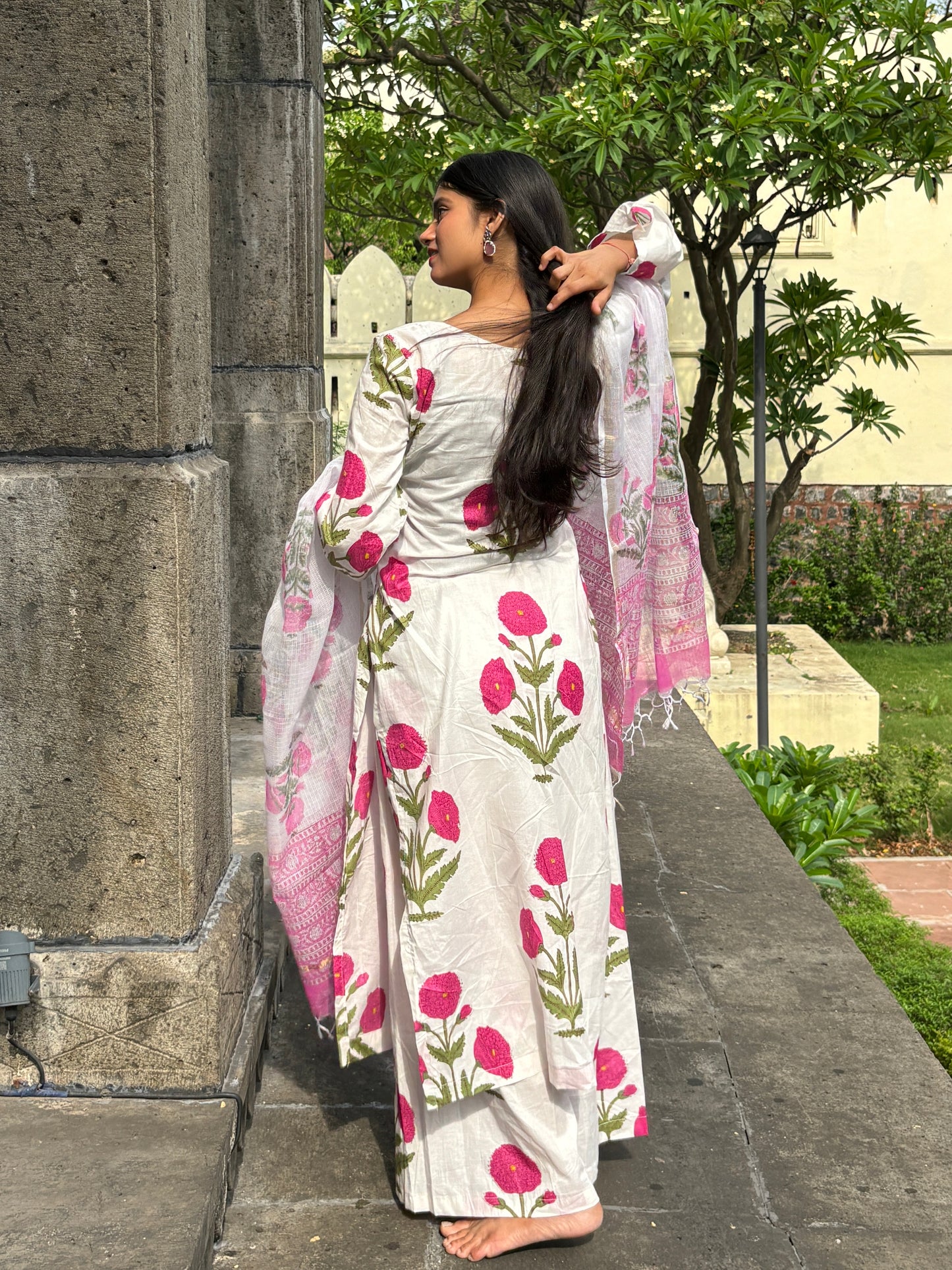 Pink buta straight set